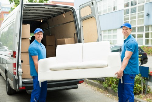 Moving van service for homes and businesses in Notting Hill