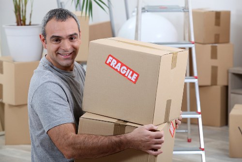 Professional moving van support for flat and house removals