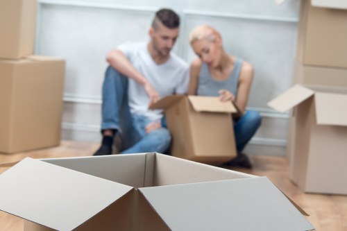Packing and loading support for a house move in Notting Hill