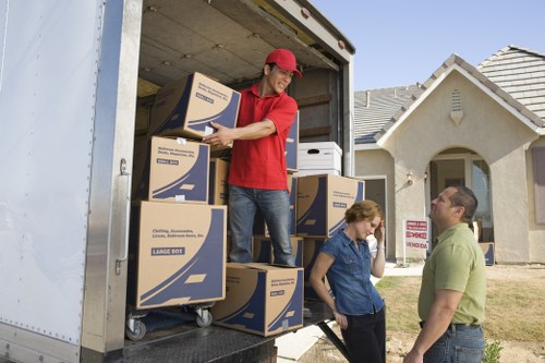 Unpacking support for a Notting Hill move
